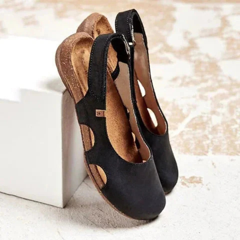 Women's Summer Suede Flat Sandals With Closed Toe And Strap