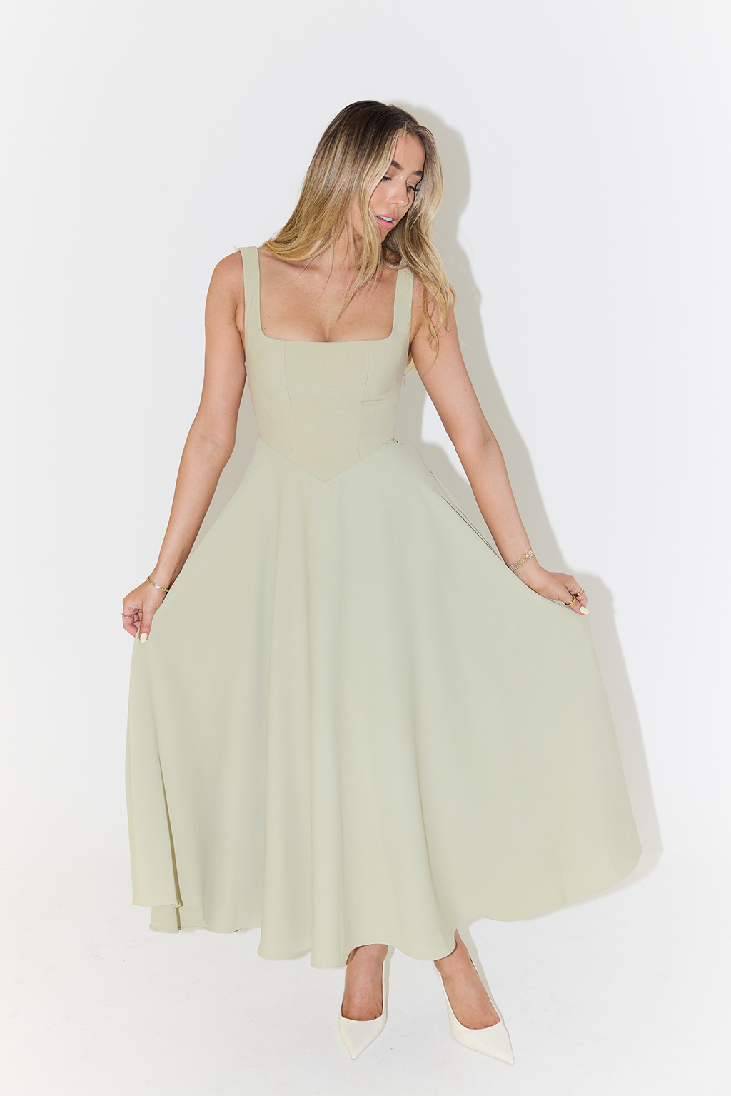 Women's Summer Midi Dress With Square Neckline & Sleeveless Design