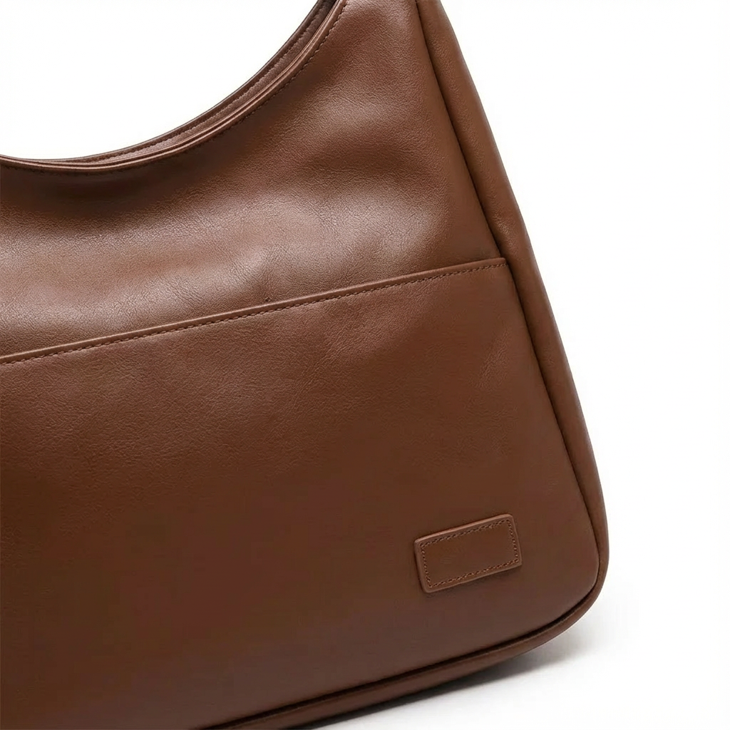 Amelia | Women's Shoulder Bag With Curved Silhouette And Single Strap | Classic