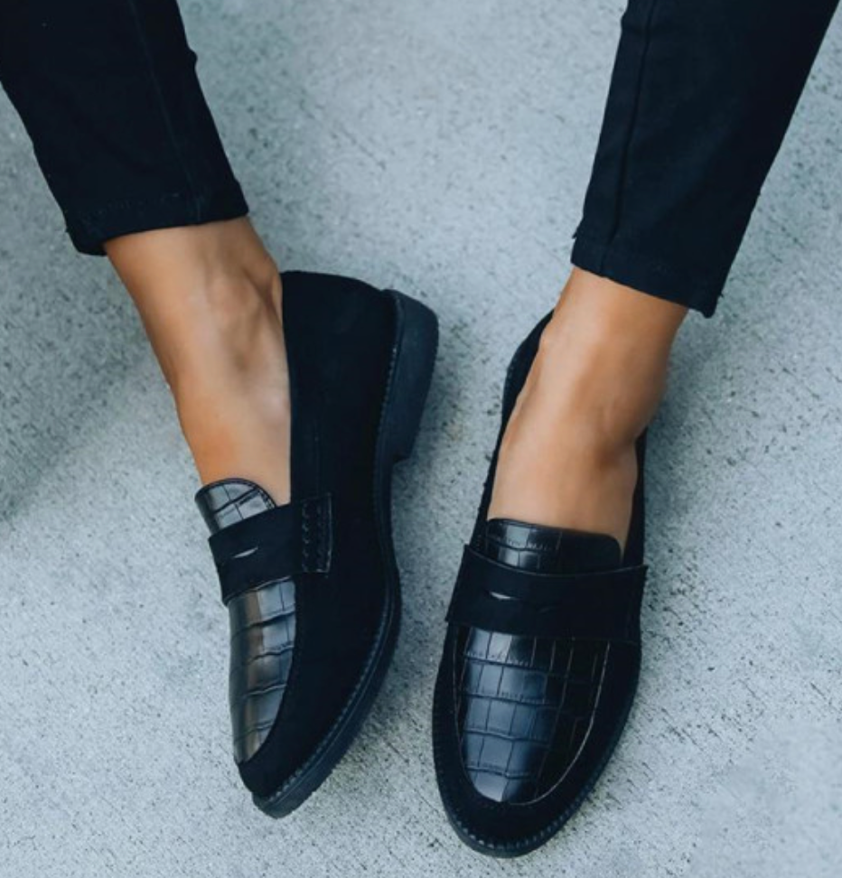 Women's Vegan Leather Loafers With Textured Glossy Design