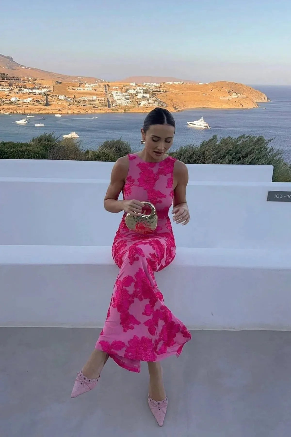Women's Floral Embroidered Sleeveless Maxi Dress For Summer