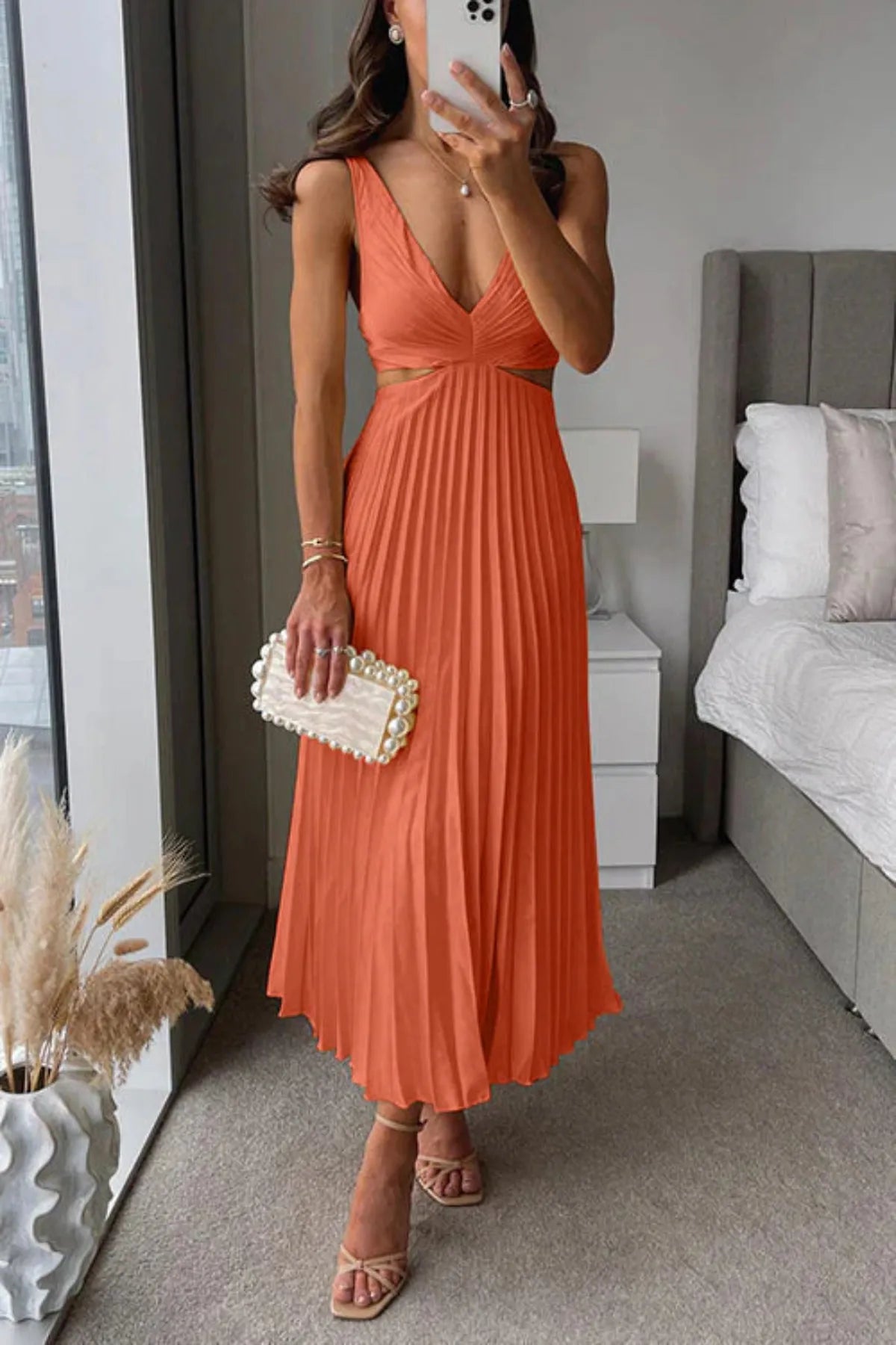 Women's Pleated Maxi Dress With V-neckline