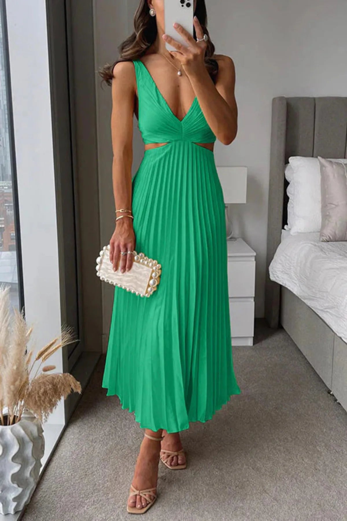 Women's Pleated Maxi Dress With V-neckline