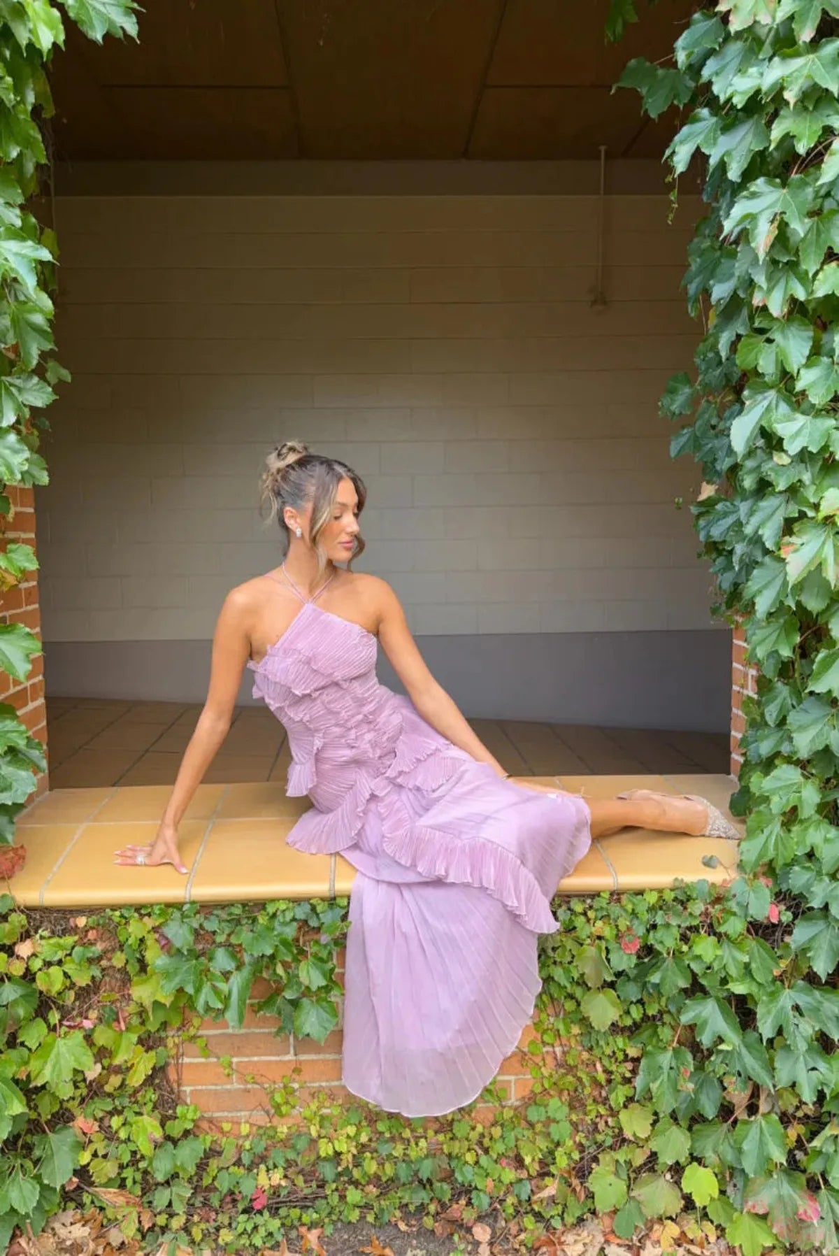 Women's Ruffled Halter Maxi Dress With Split Hem And Backless Design