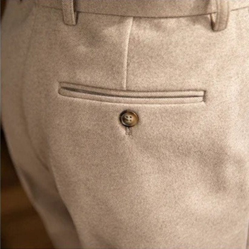 Tailored Elegant Pants with Sophisticated Folds - High-Quality Fabric for Comfort and Versatile Wear