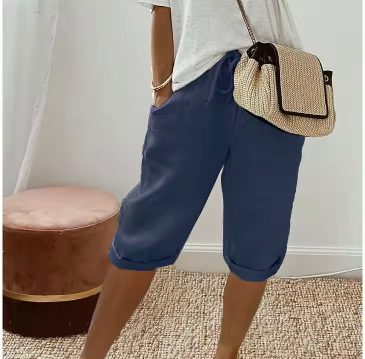 WOMEN'S LINEN BERMUDA SHORTS WITH ELASTIC WAIST