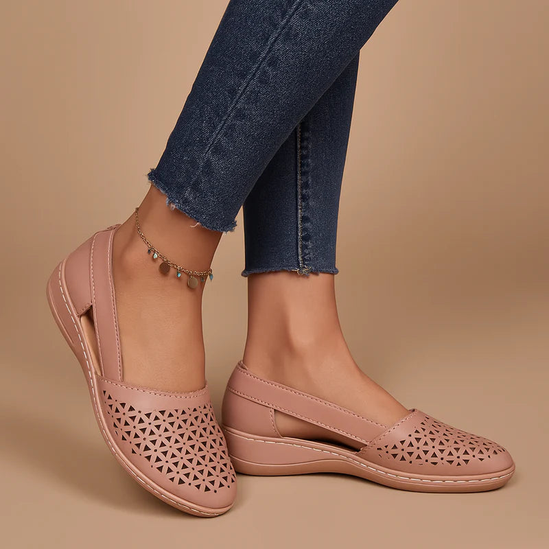 WOMEN'S SUMMER CASUAL SANDALS WITH CUT-OUT DESIGN