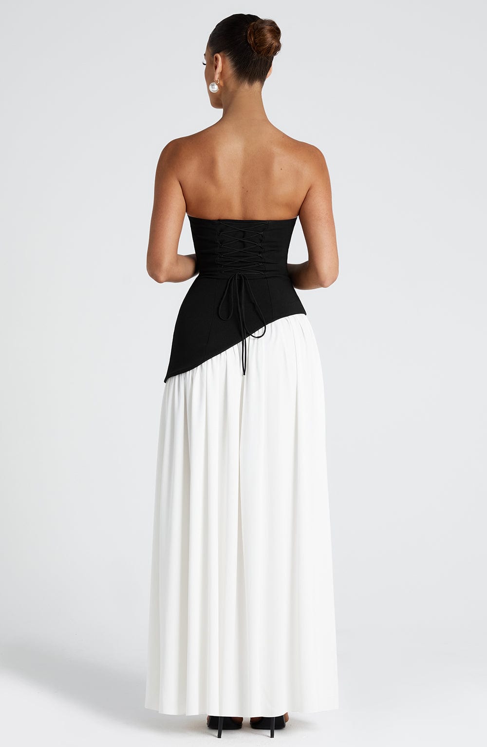 LIGHTWEIGHT HALTER MAXI DRESS WITH SIDE CUT
