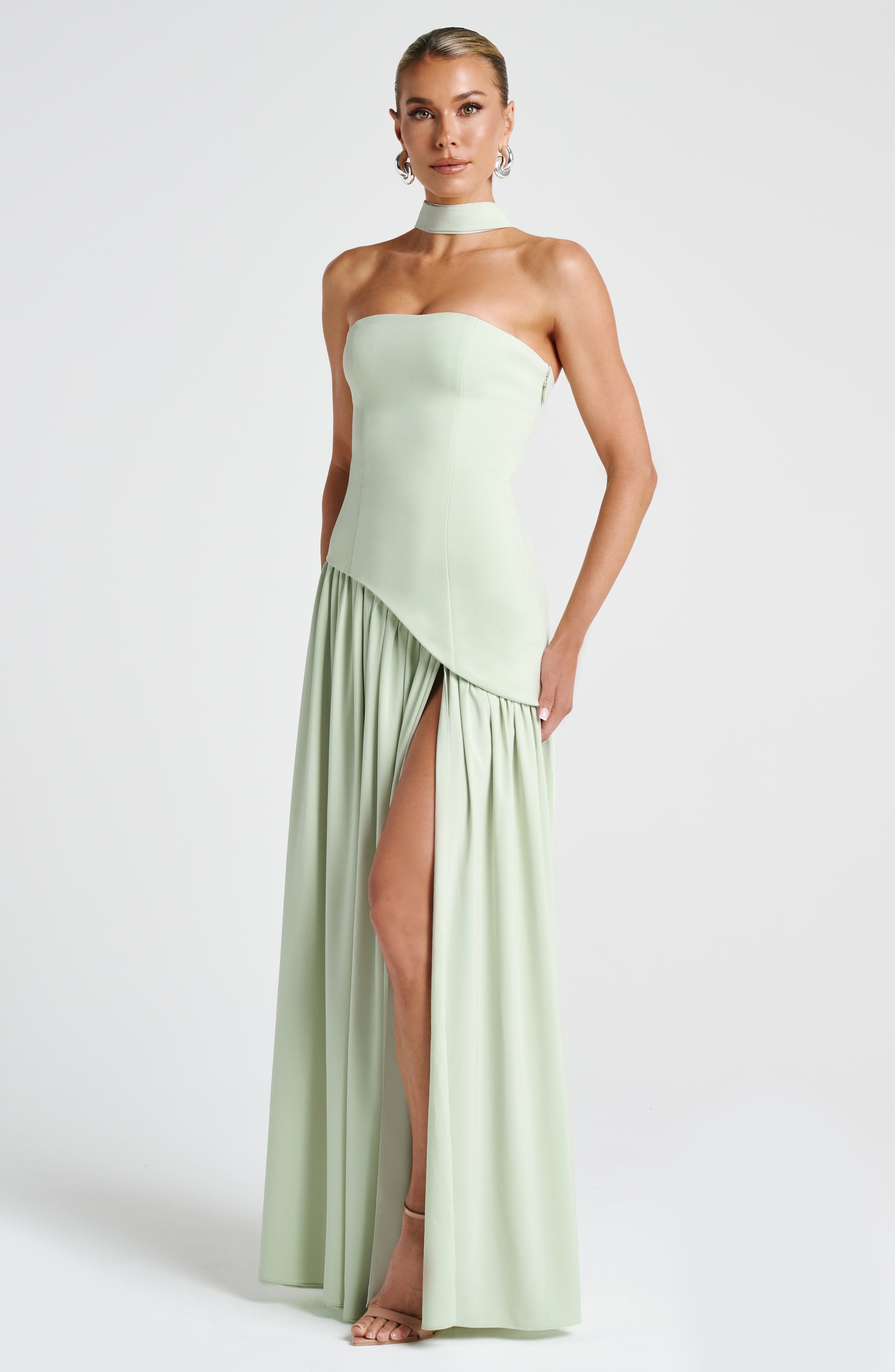 LIGHTWEIGHT HALTER MAXI DRESS WITH SIDE CUT
