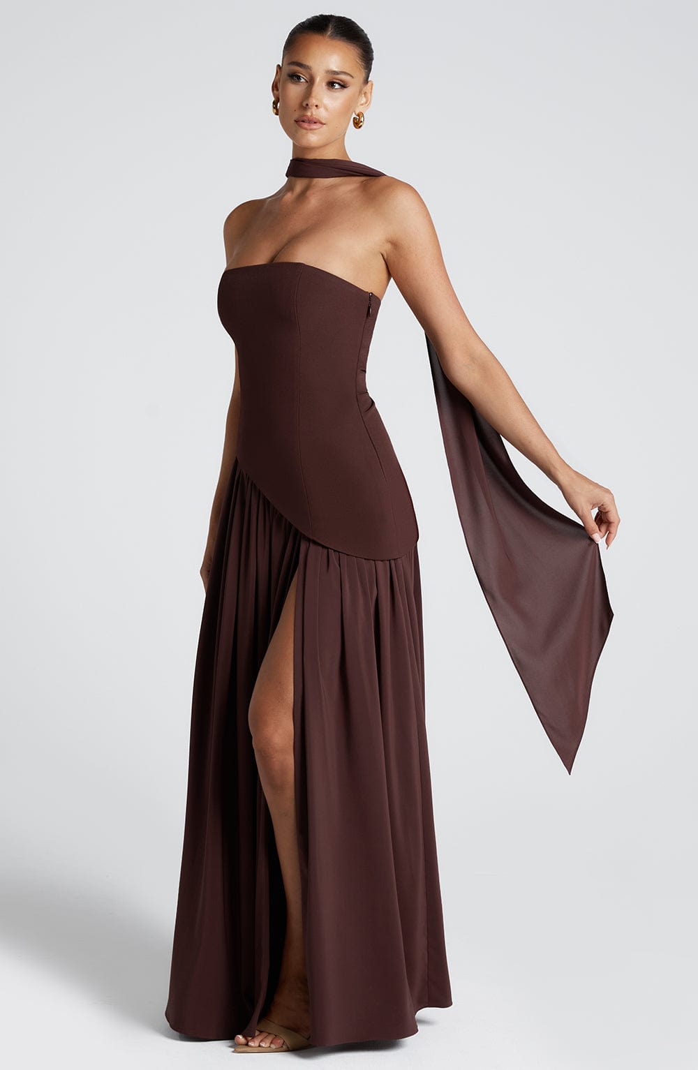 LIGHTWEIGHT HALTER MAXI DRESS WITH SIDE CUT