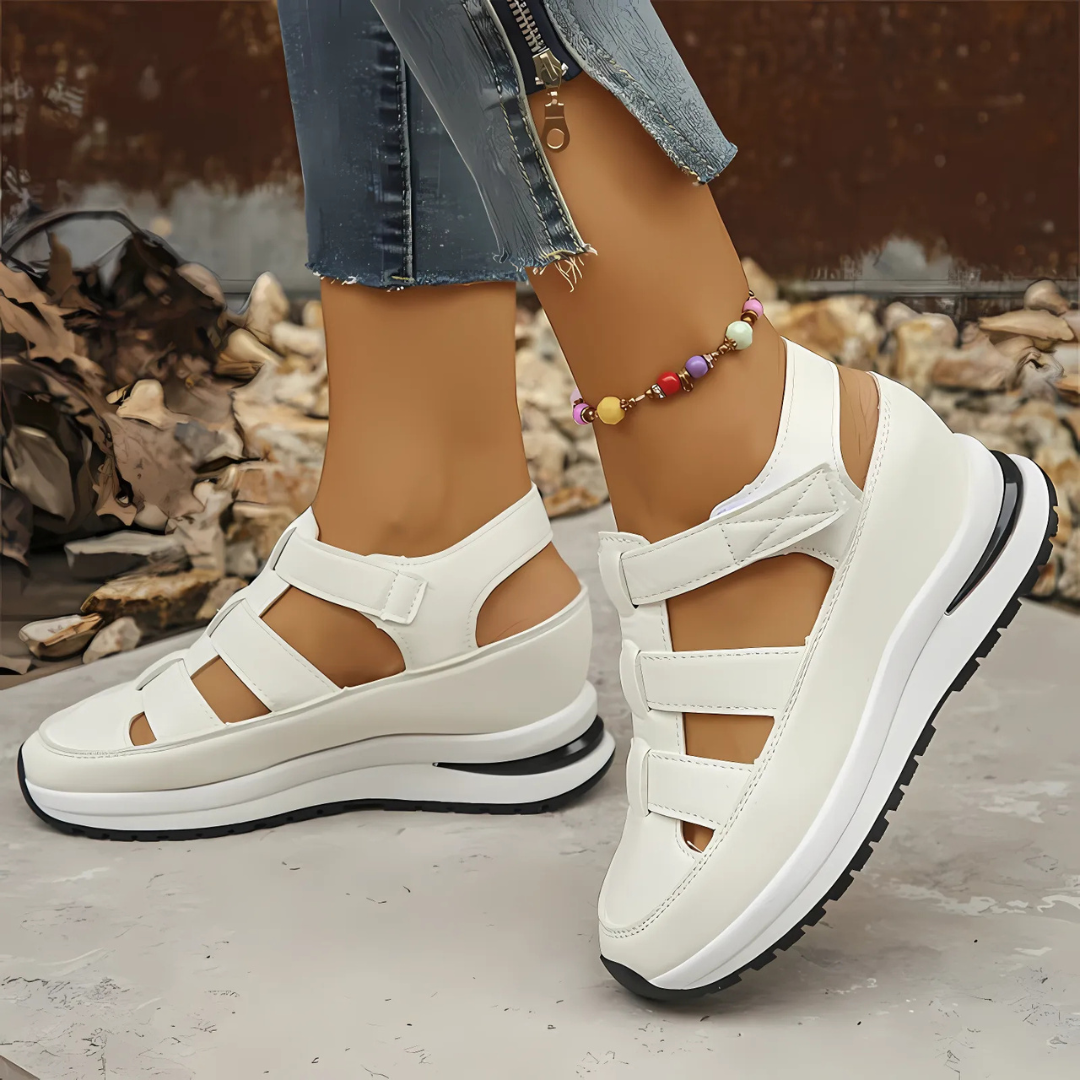 WOMEN'S CLOSED TOE SANDALS WITH VELCRO STRAP
