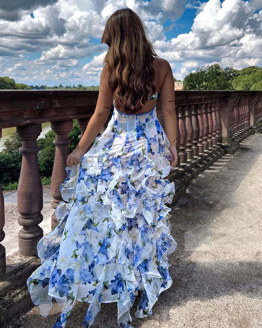 Women's Floral Maxi Dress With Deep V-neck & Sleeveless Design