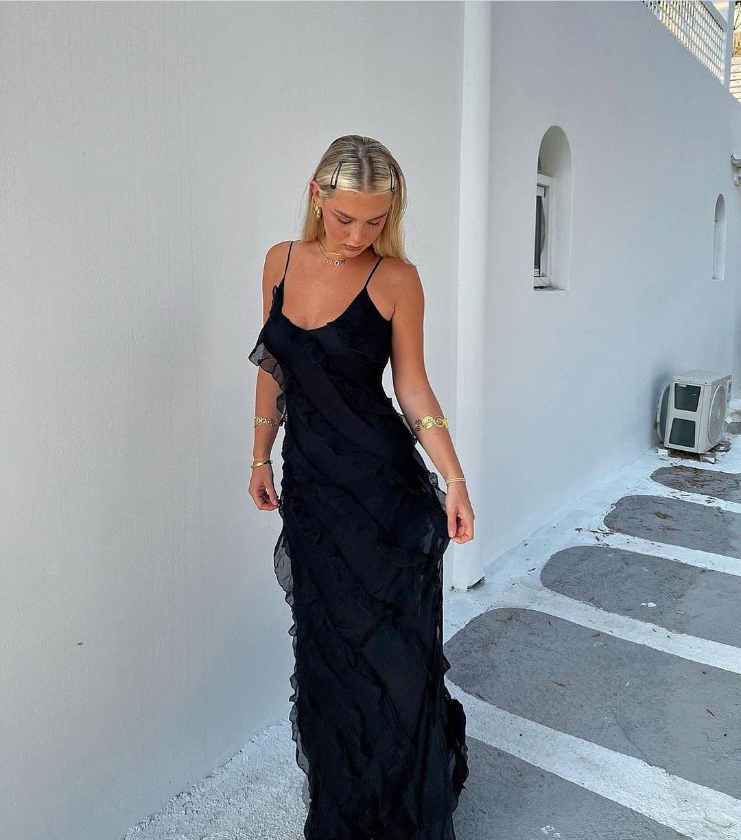 LIGHTWEIGHT RUFFLED DRESS WITH COMFORT