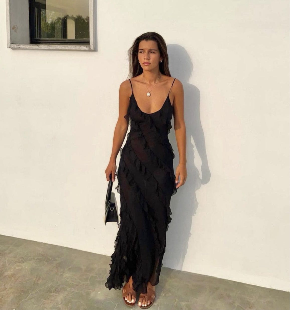 LIGHTWEIGHT RUFFLED DRESS WITH COMFORT