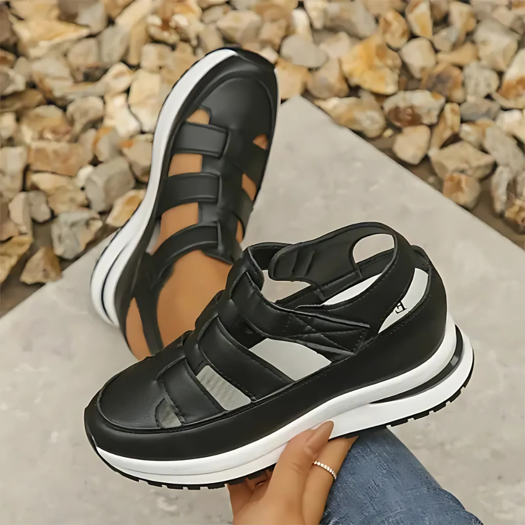 WOMEN'S CLOSED TOE SANDALS WITH VELCRO STRAP