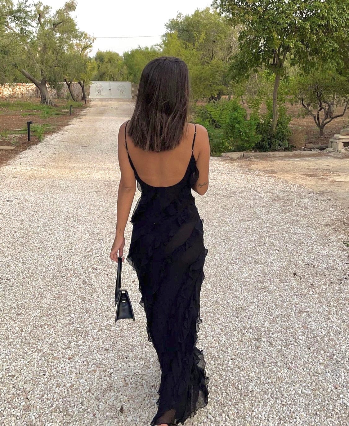 LIGHTWEIGHT RUFFLED DRESS WITH COMFORT