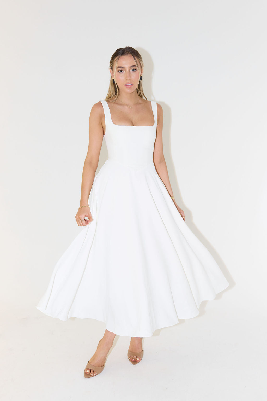 Women's Summer Midi Dress With Square Neckline & Sleeveless Design
