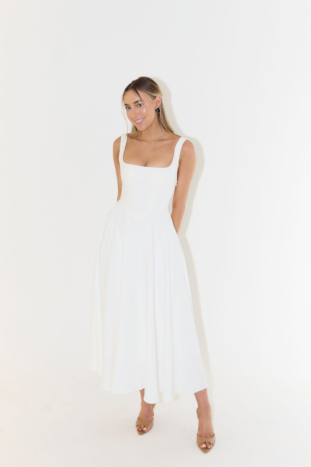 Women's Summer Midi Dress With Square Neckline & Sleeveless Design