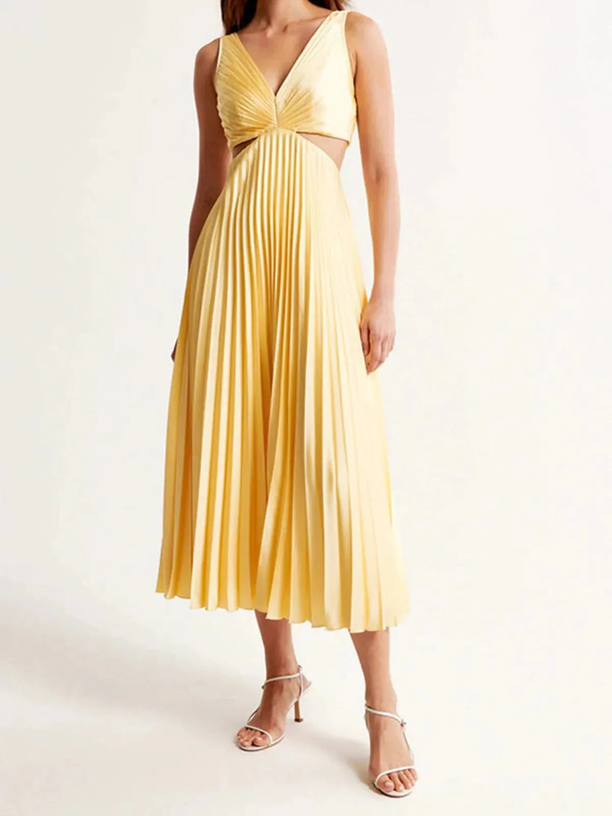 Women's Pleated Maxi Dress With V-neckline