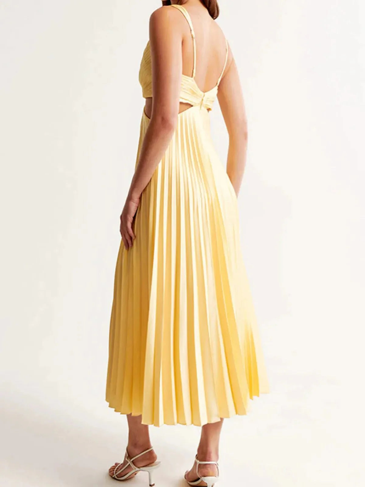Women's Pleated Maxi Dress With V-neckline