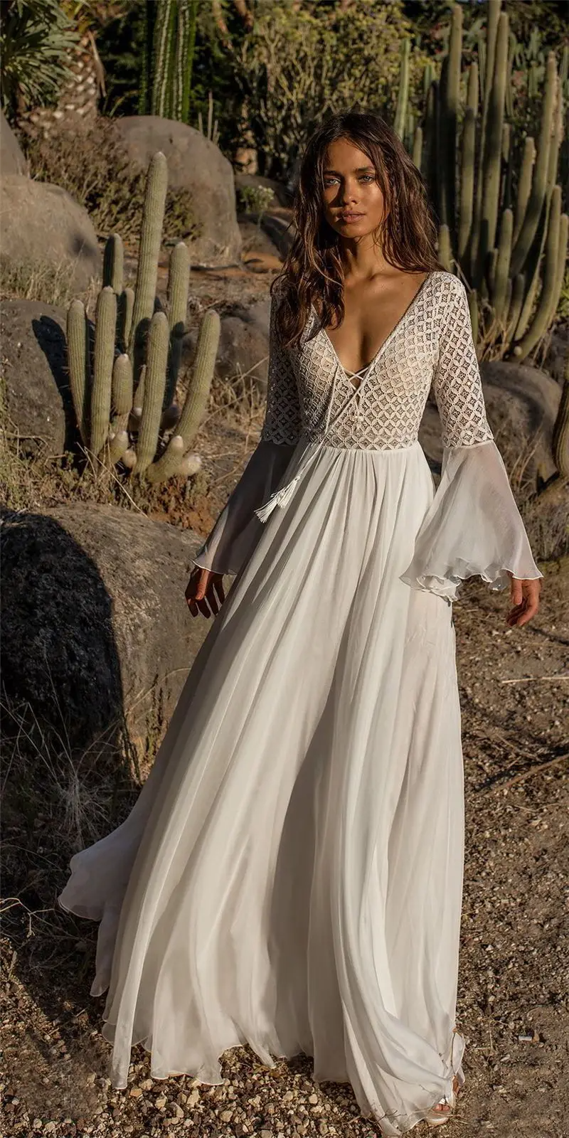 WOMEN'S BOHO MAXI DRESS WITH LACE BODICE AND FLARED LONG SLEEVES