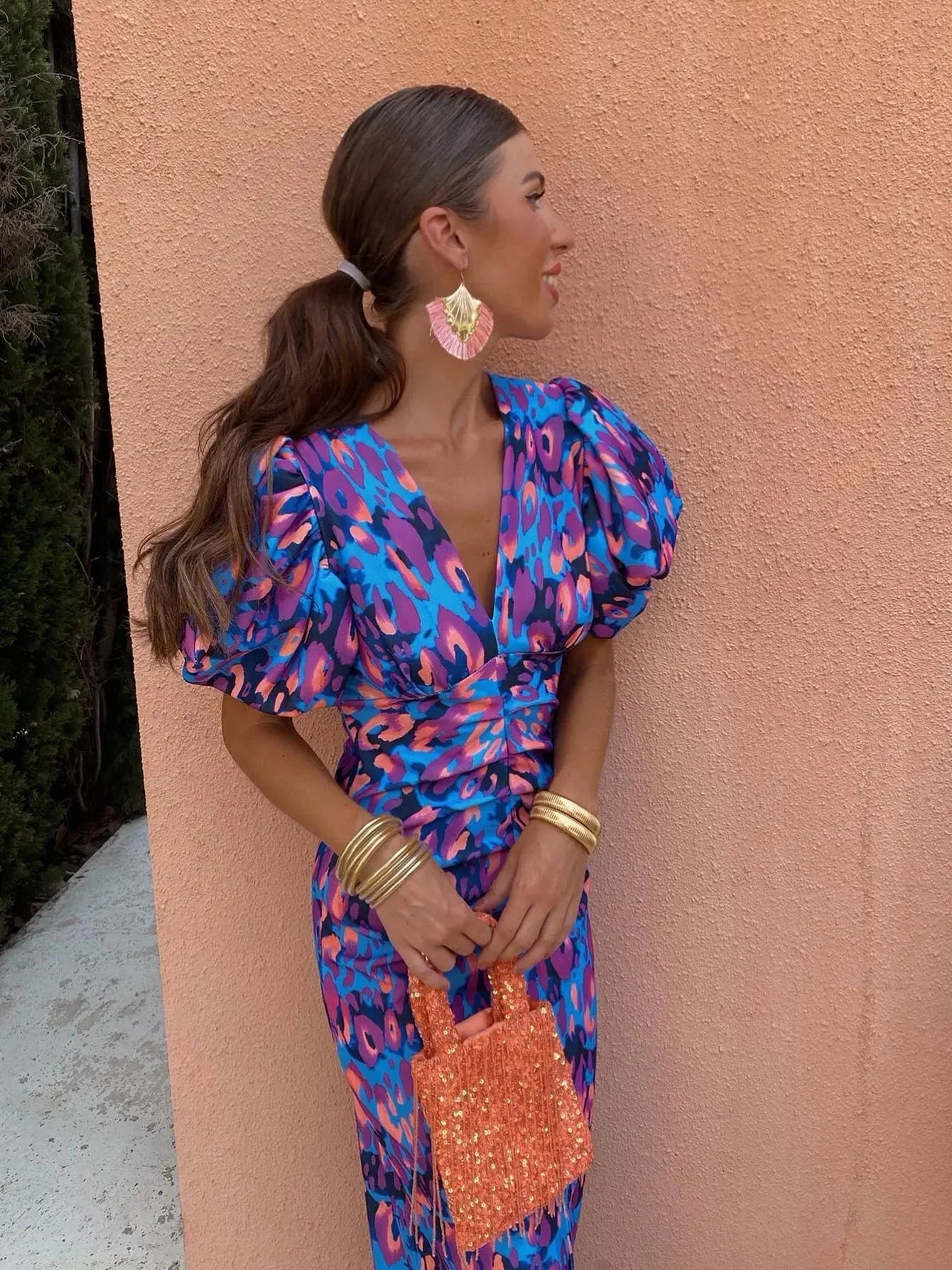 COCKTAIL LONG DRESS WITH V-NECK AND PLEATED SLEEVES