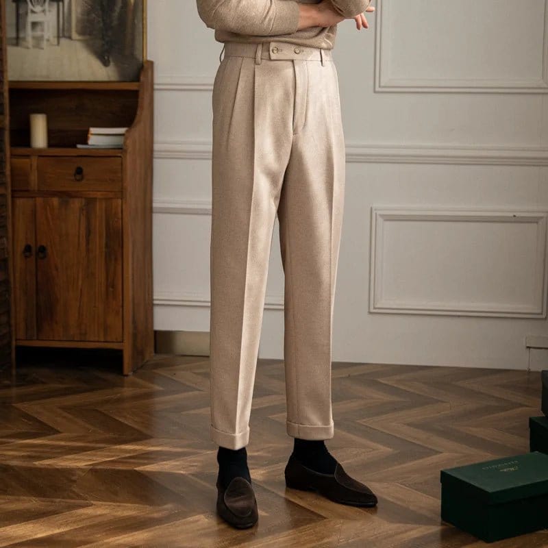 Tailored Elegant Pants with Sophisticated Folds - High-Quality Fabric for Comfort and Versatile Wear