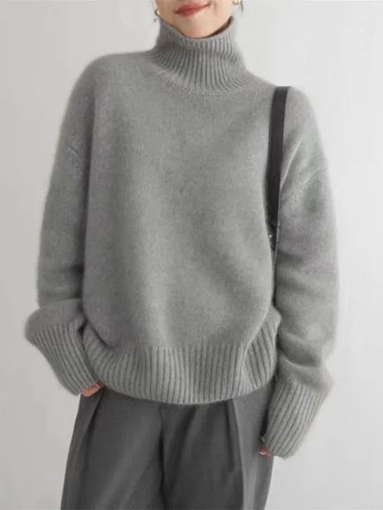 Women’s Turtleneck Jumper With Ribbed Hem | Winter Fit