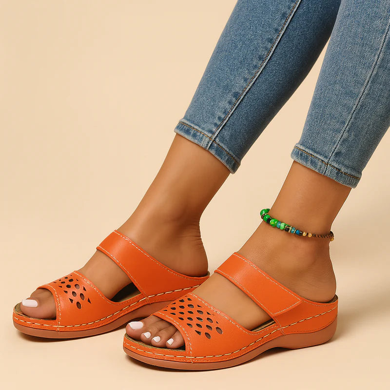 WOMEN'S WALKING SANDALS WITH CUSHIONED SOLE AND CUT-OUT STRAPS