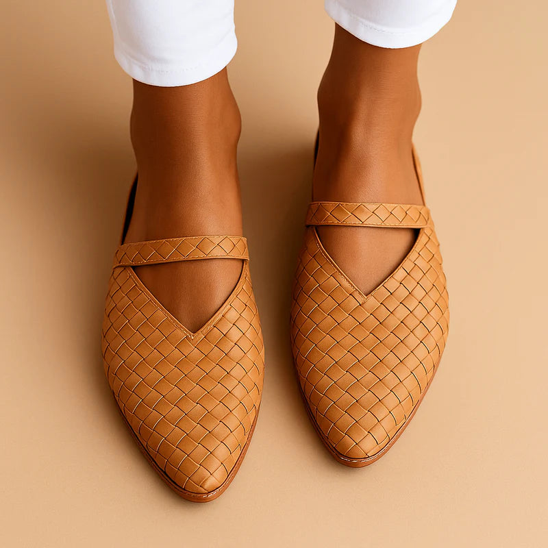 WOMEN'S WOVEN CLOSED-TOE SANDALS WITH STRAP