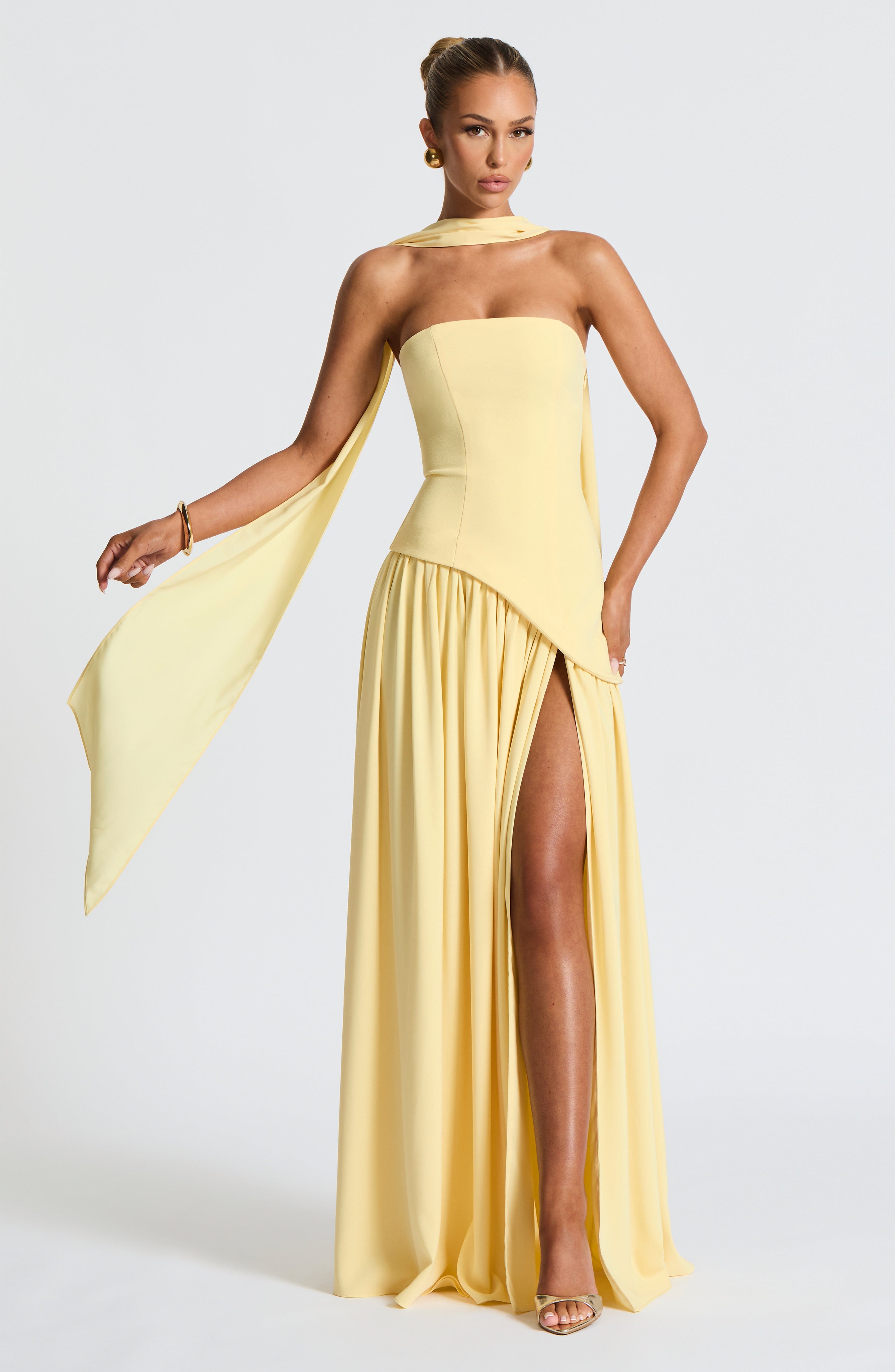 LIGHTWEIGHT HALTER MAXI DRESS WITH SIDE CUT